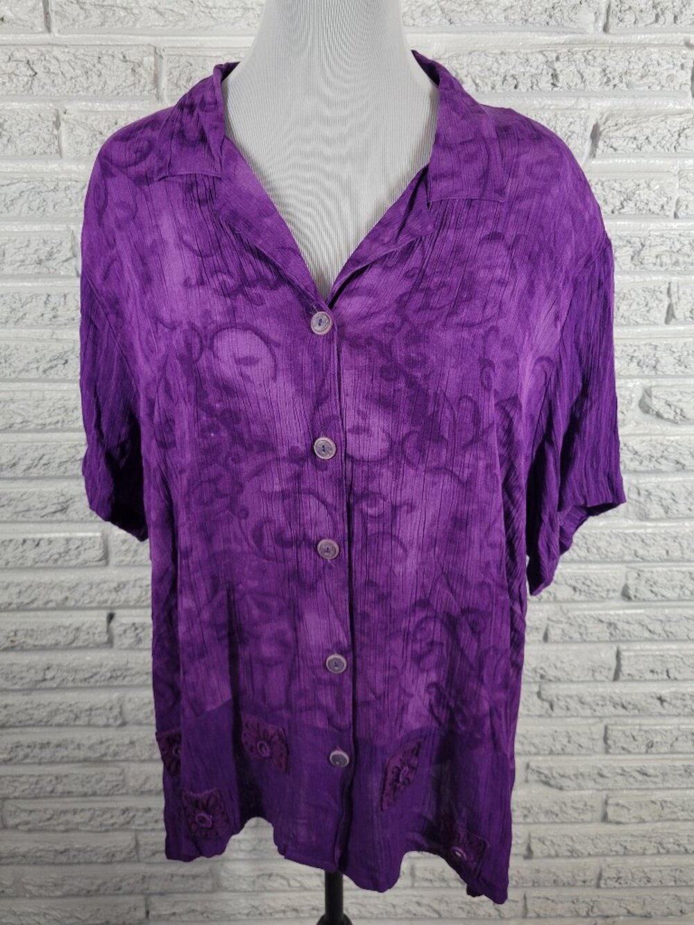 CM Shapes Women 2X Purple Embroidered Button Up Top Shirt Rayon PUR57E